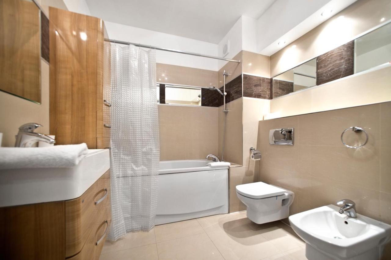 2 Bedrooms Bukowinska P&O Serviced Apartments Varsavia Esterno foto